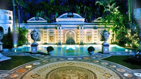 casa de gianni versace en miami|former versace mansion.